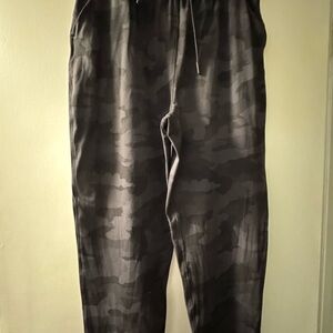 Women’s Camouflage Jogger Pants